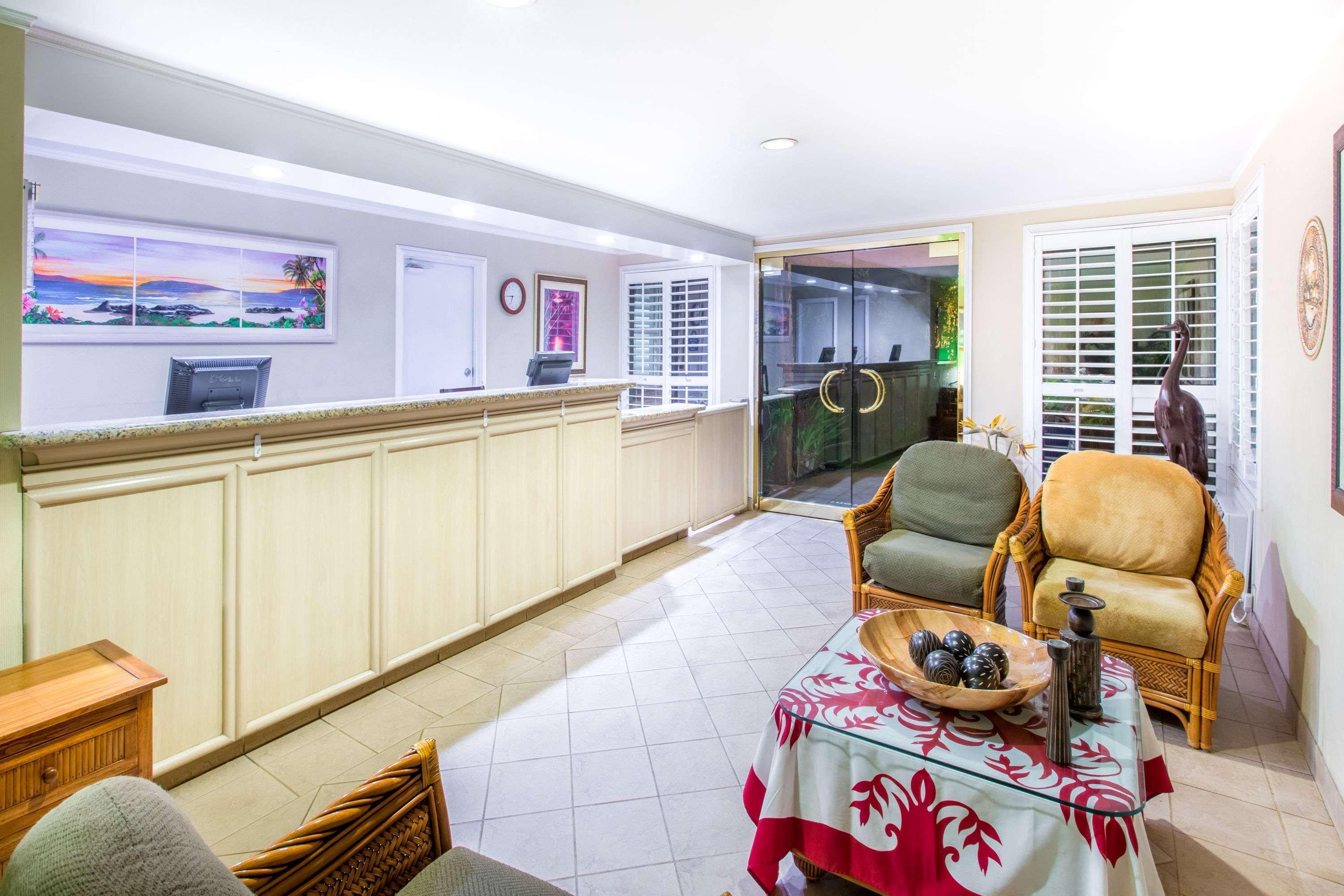 ויילי Days Inn By Wyndham Maui Oceanfront מראה חיצוני תמונה